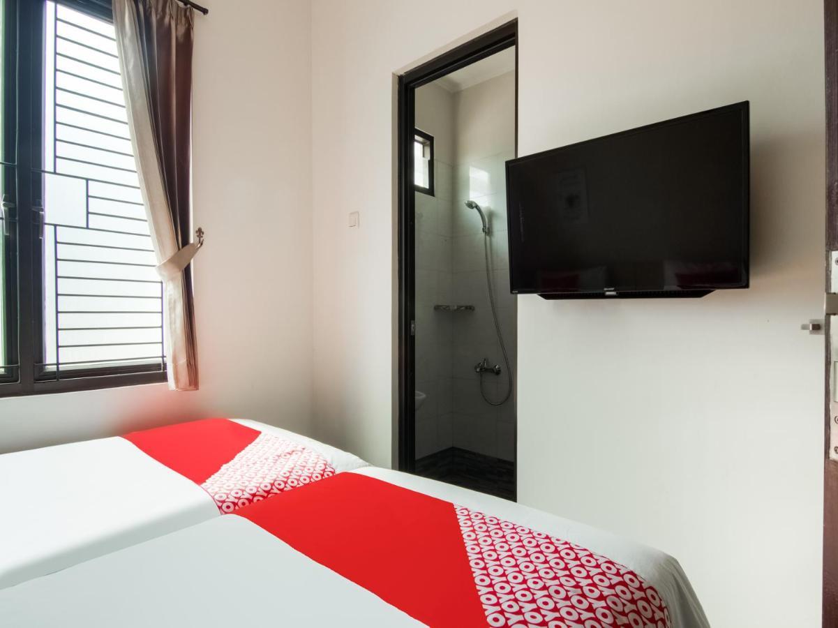 Oyo 3824 Columbus Residence J1 Telukjambe Dış mekan fotoğraf