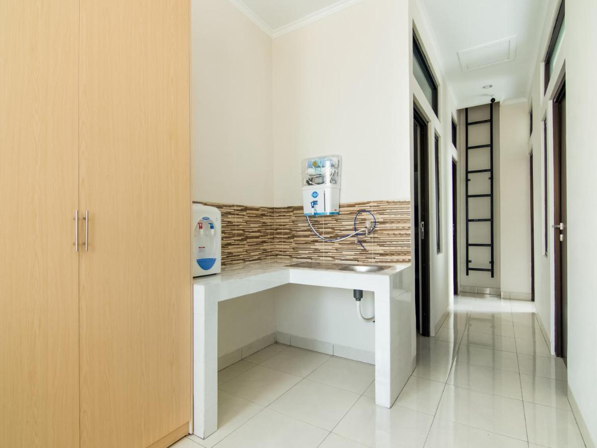 Oyo 3824 Columbus Residence J1 Telukjambe Dış mekan fotoğraf